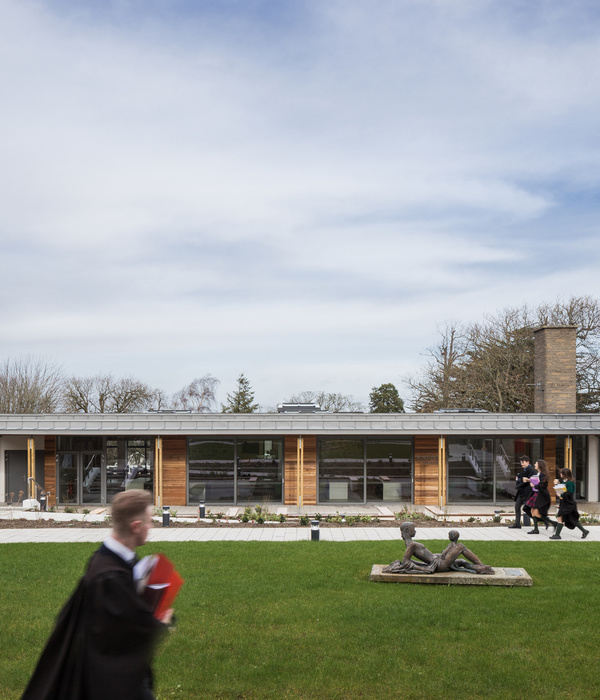 Whispering House Social Hub / Coady Architects