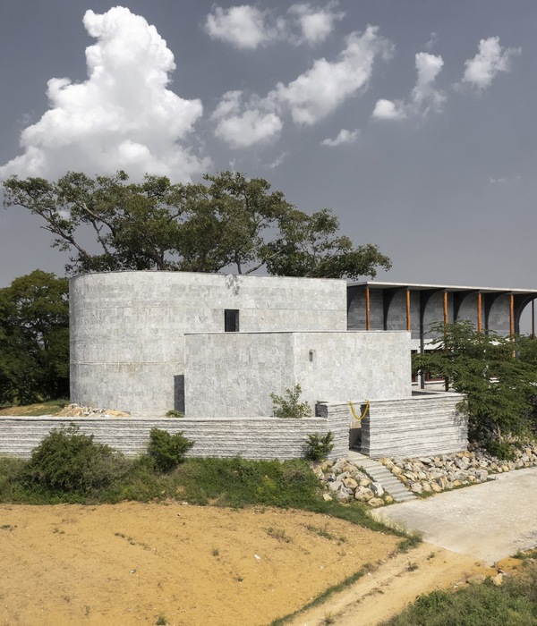 One Tree Hill Community Hall / Samira Rathod Design Atelier