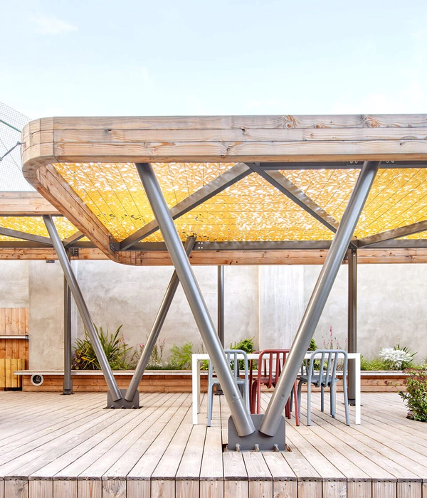 Summer Pergola in Lycée Français