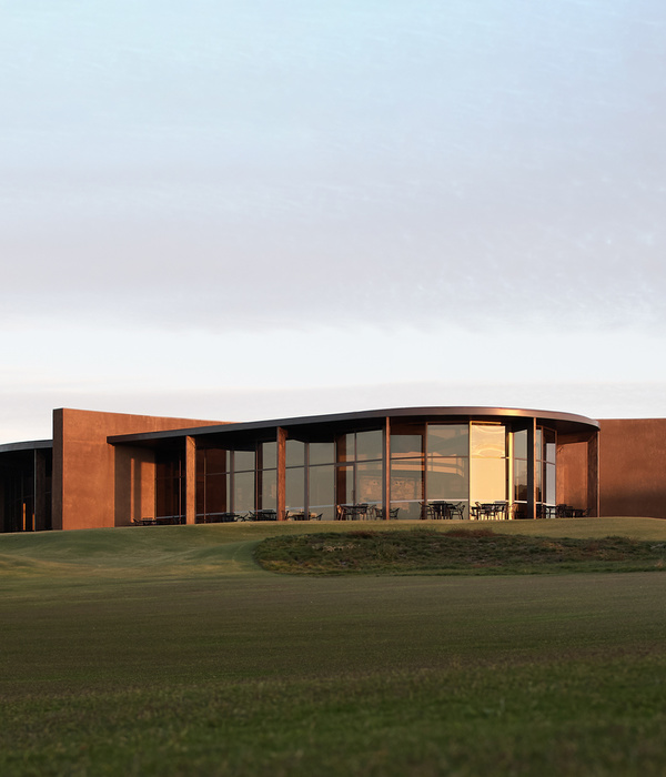 Lonsdale Links Clubhouse / Wood/Marsh