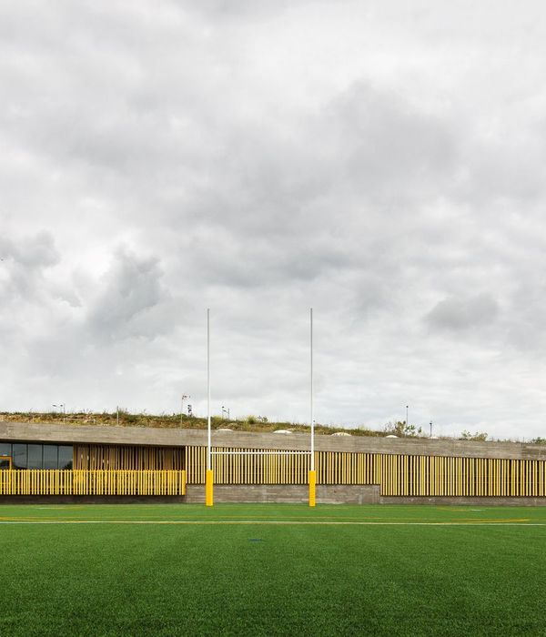 Antonio Martin Sports Field / DIAZ DONCEL arquitectos