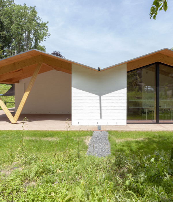 Crèche The Squirrels Kindergarten / Goffart-Polomé Architectes