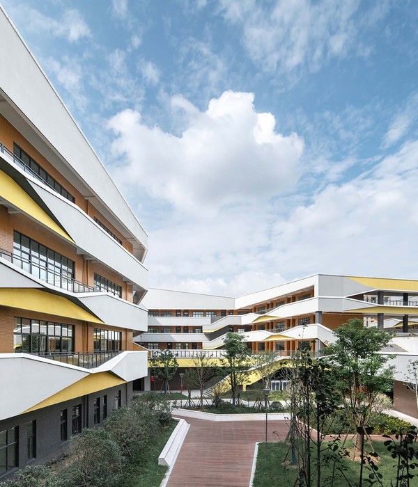 Yongjiang Experimental School / DC Alliance