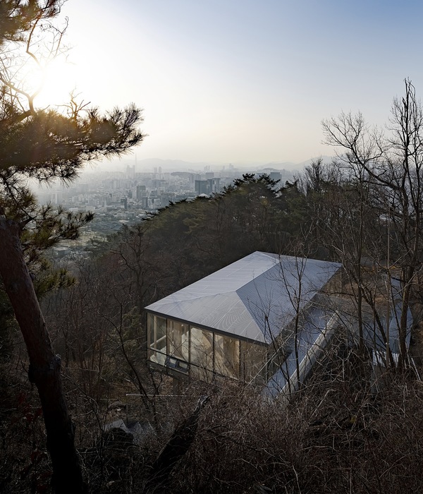 Inwang Guard Post Forest Retreat / Soltozibin Architects + SN Architecture