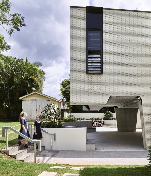 St Aidan's Campus Link / Cox Architecture