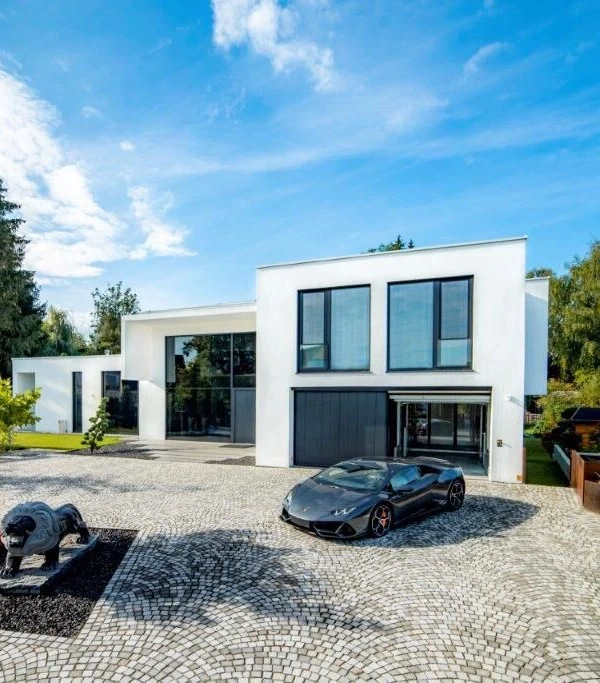 Bauhaus Villa with car lift