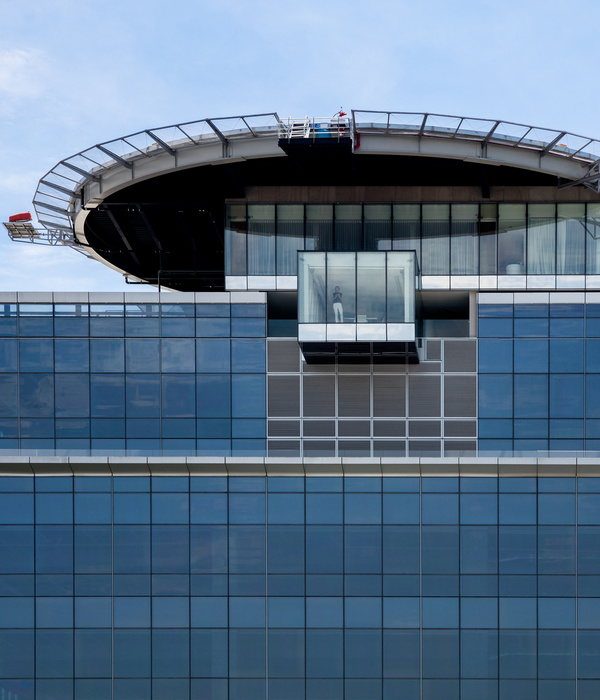 Helipad / André-Jacques Bodin, Héctor Coss Arquitectos, Tomas Janka, Undecorated