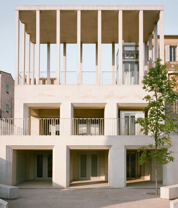 Biot Municipal Building Extension  / Atelier EGR