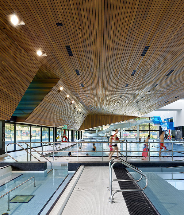 Regent Park Aquatic Centre / MJMA