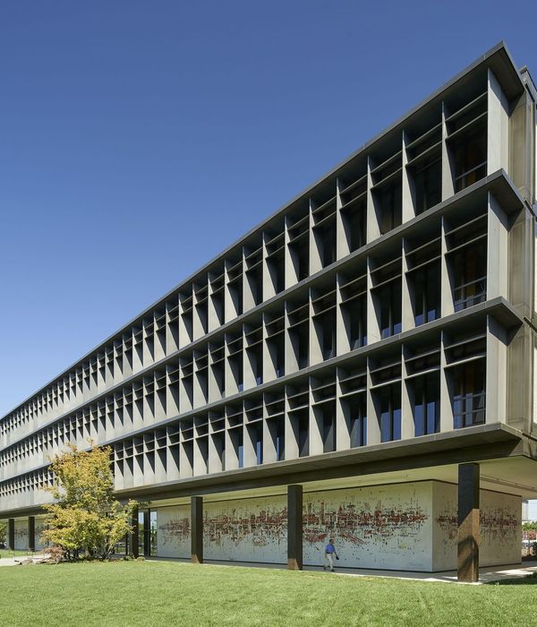 Sacramento Municipal Utility District HQ Renovation / Dreyfuss + Blackford Architecture