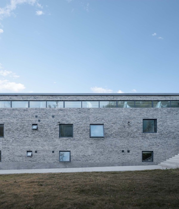 Jianghuai Little Theater / SEU-ARCH