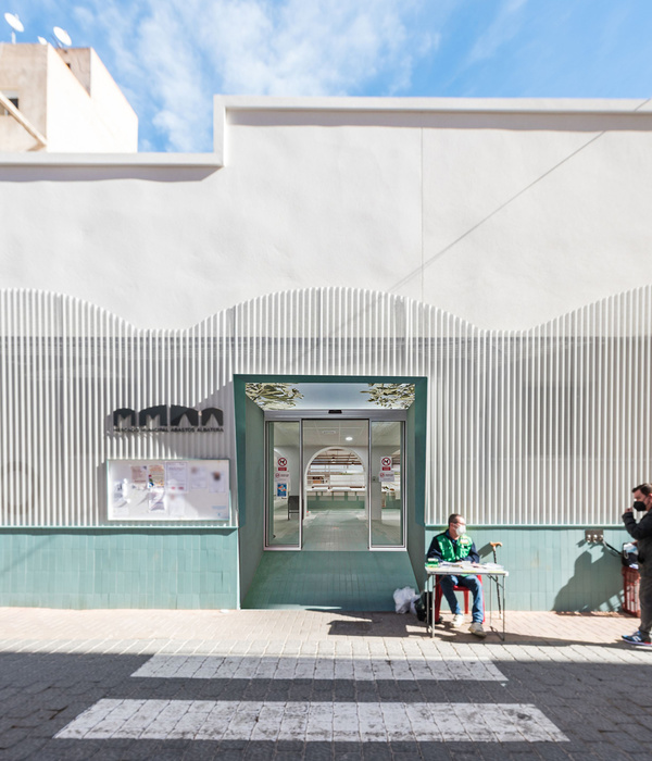 Renovation of the Pavement and Facade of the Municipal Market of Albatera / Juan Antonio García Poveda