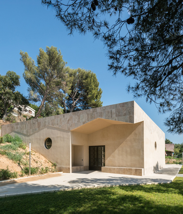 Funeral Home / Baito Architectes