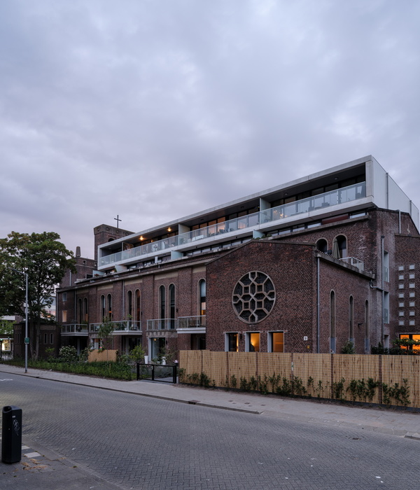 Church to Apartments Transformation / HOYT Architecten