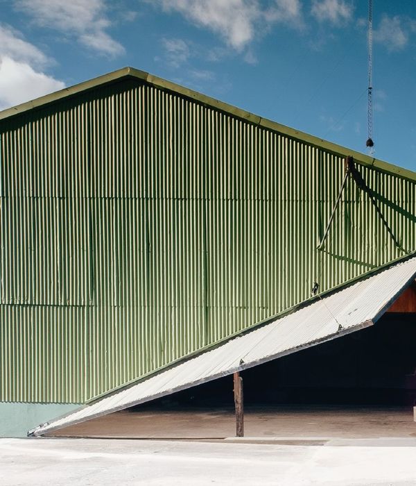 La Criolla Cultural Center / estudio relativo