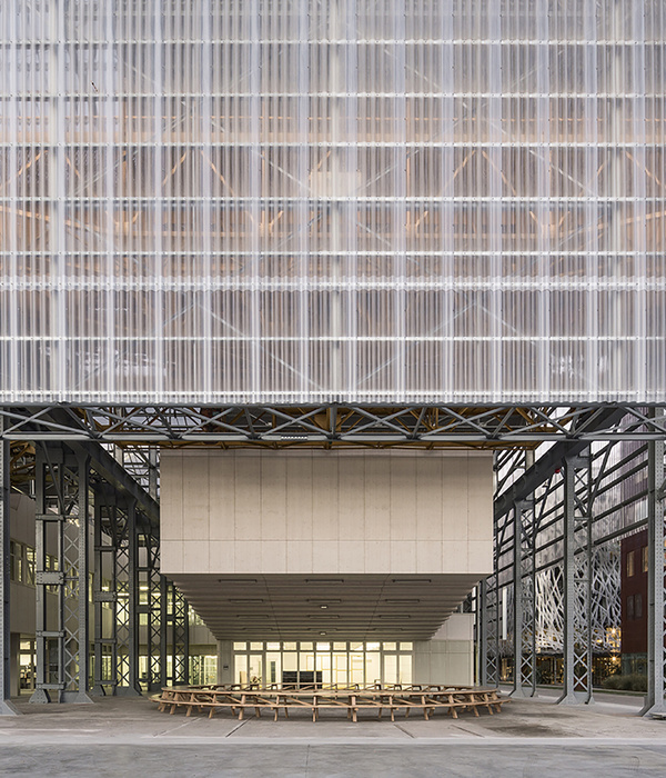 Alstom Warehouses, Nantes Métropole Higher School of Fine Arts / Franklin Azzi Architecture