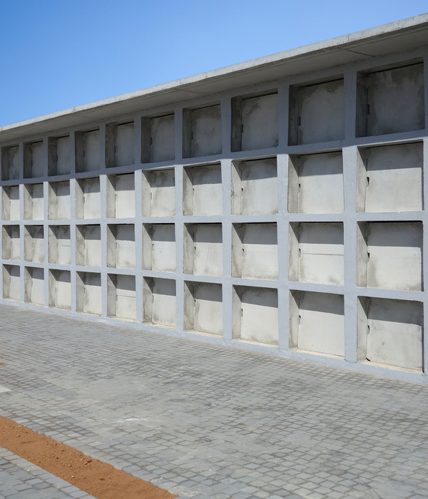 Extension of the Cemetery of La Mojonera  / Palenzvela Taller de Arquitectura