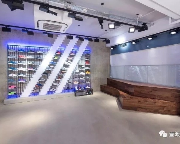 Adidas 三叶草柏林旗舰店——现代运动风格典范