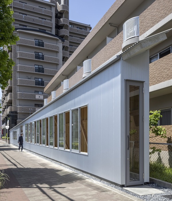 YOKONAGAYA Beauty Salon / Office for Environment Architecture