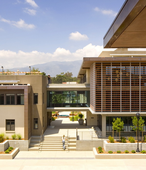 Pomona College 学生宿舍荣获 LEED 白金认证