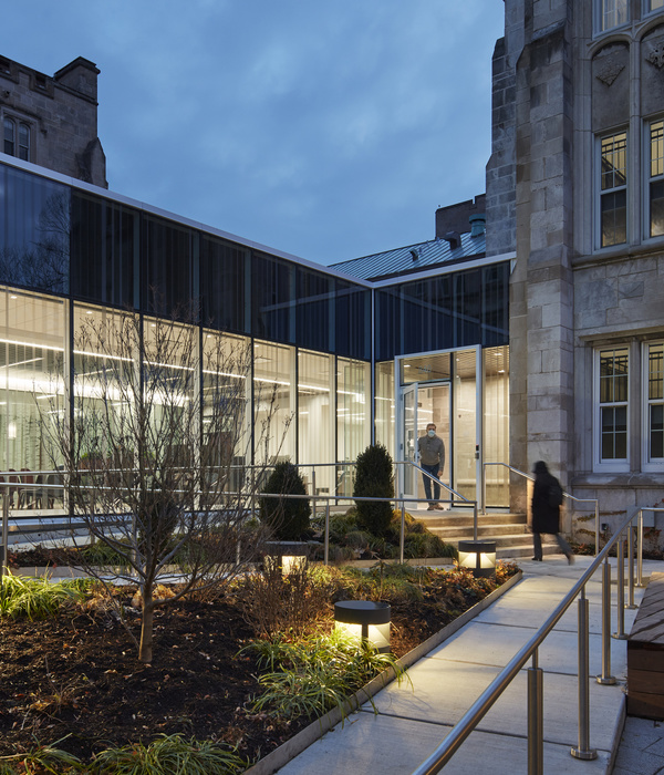 The University of Chicago Student Wellness Center / Wight & Company