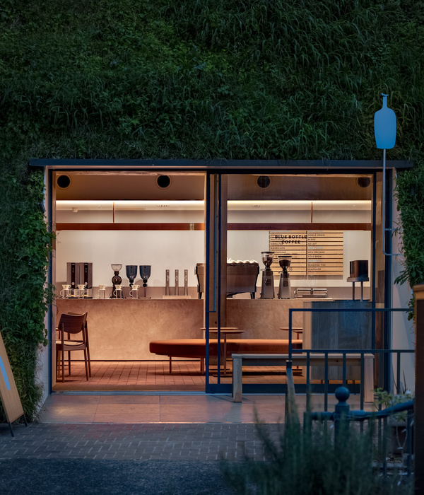 Blue Bottle Coffee Shiroiya Cafe / Keiji Ashizawa Design