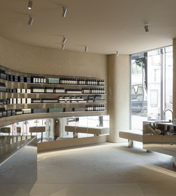 东京新宿 Aesop 旗舰店，打造宁静绿洲