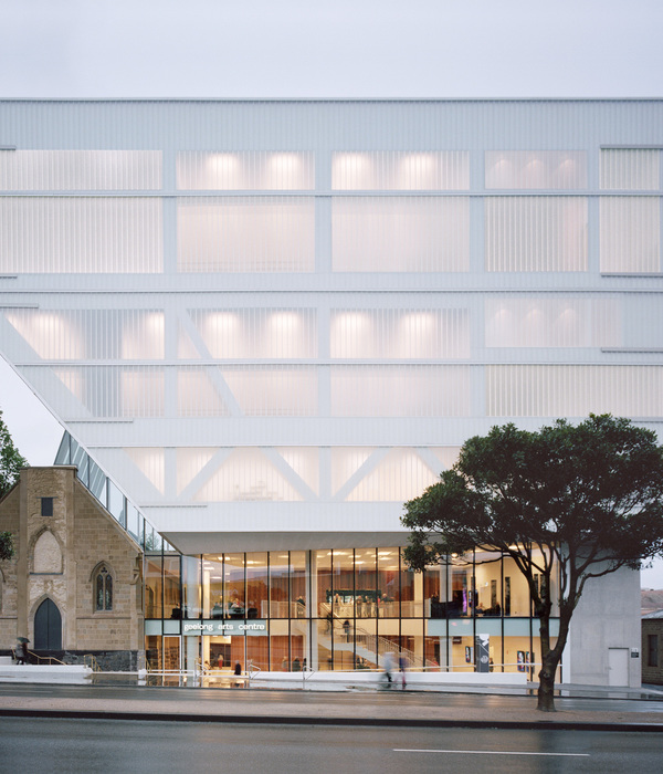 Geelong Arts Centre / Hassell