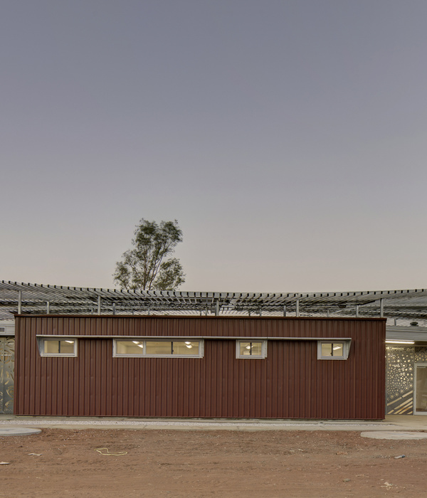 Western Desert Clinics / Kaunitz Yeung Architecture