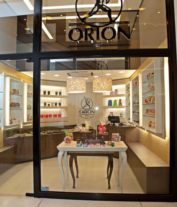 巴西 Orion 巧克力店，玻璃混凝土的商业魅力