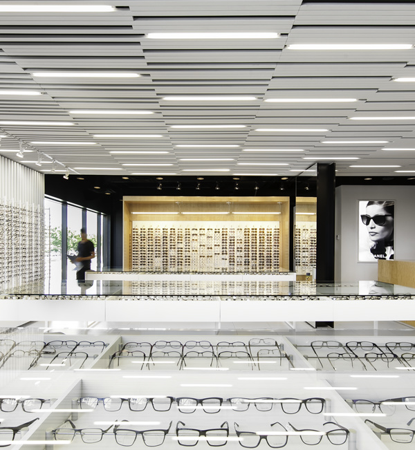 "层叠空间中的视觉盛宴——L'Aire Visuelle 眼科诊所设计"