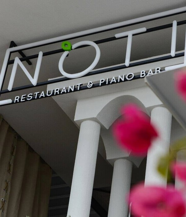 NOTI Restaurant & Piano Bar 打造海滩休闲艺术空间