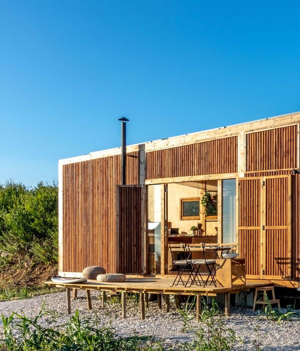 Ursa Tiny on Wheels House / Madeiguincho