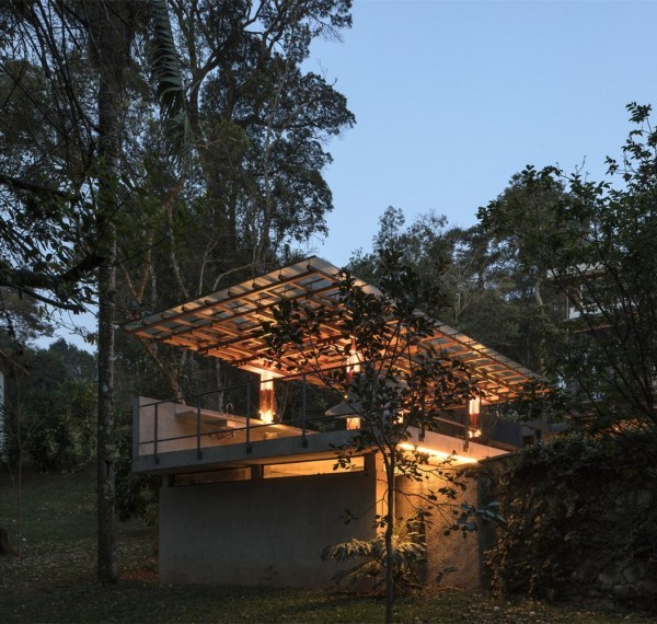 巴西Ibiuna住宅/地铁Arquitetos Associados